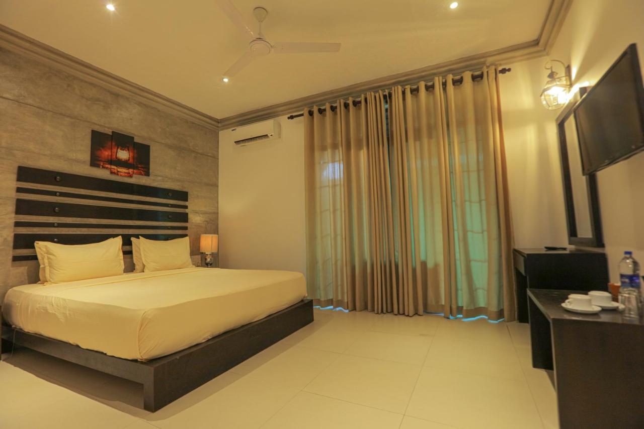Summer Side residencia Negombo Exterior foto