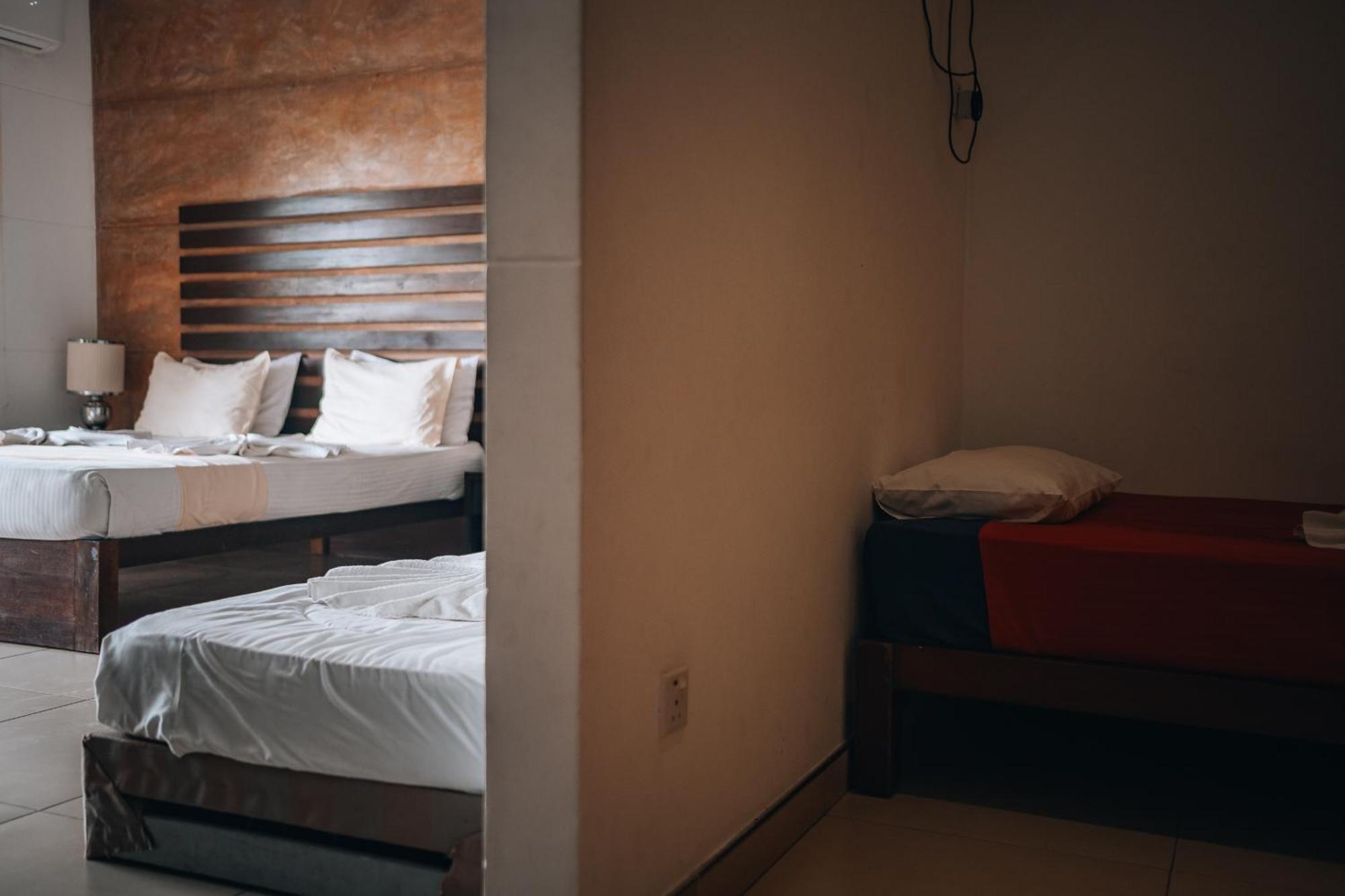 Summer Side residencia Negombo Exterior foto